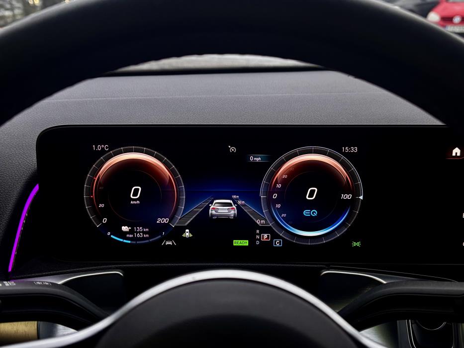 Mercedes-Benz EQB 2023