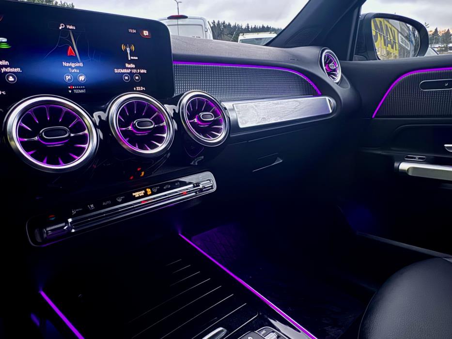 Mercedes-Benz EQB 2023