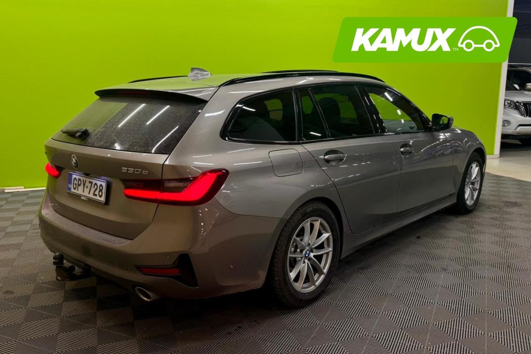 BMW 330 2021