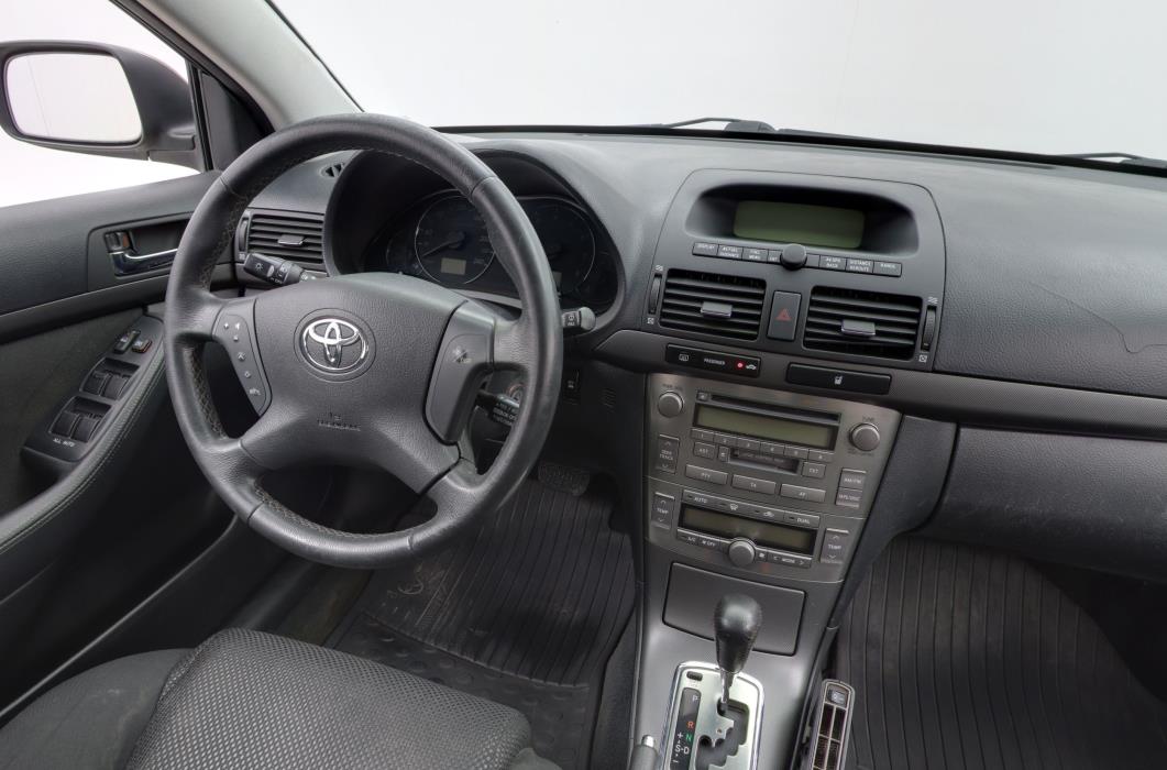 Toyota Avensis 2004