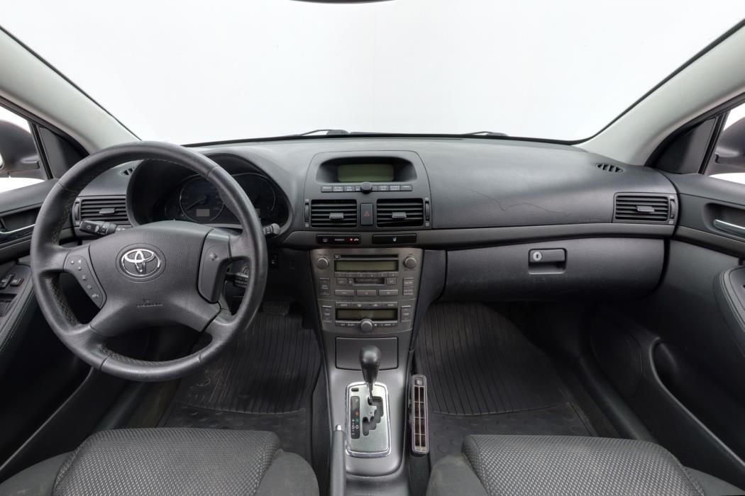 Toyota Avensis 2004