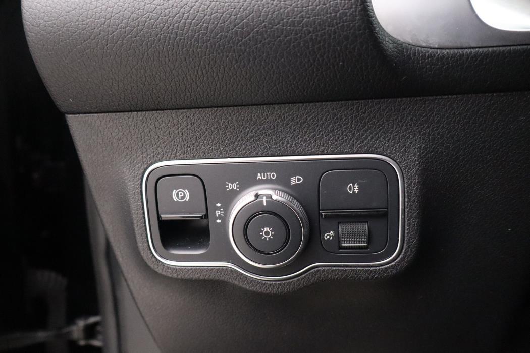 Mercedes-Benz EQB 2023