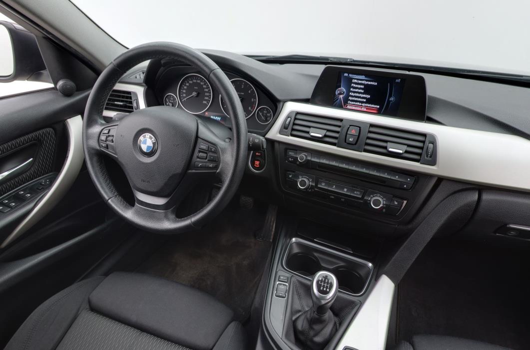BMW 318 2015