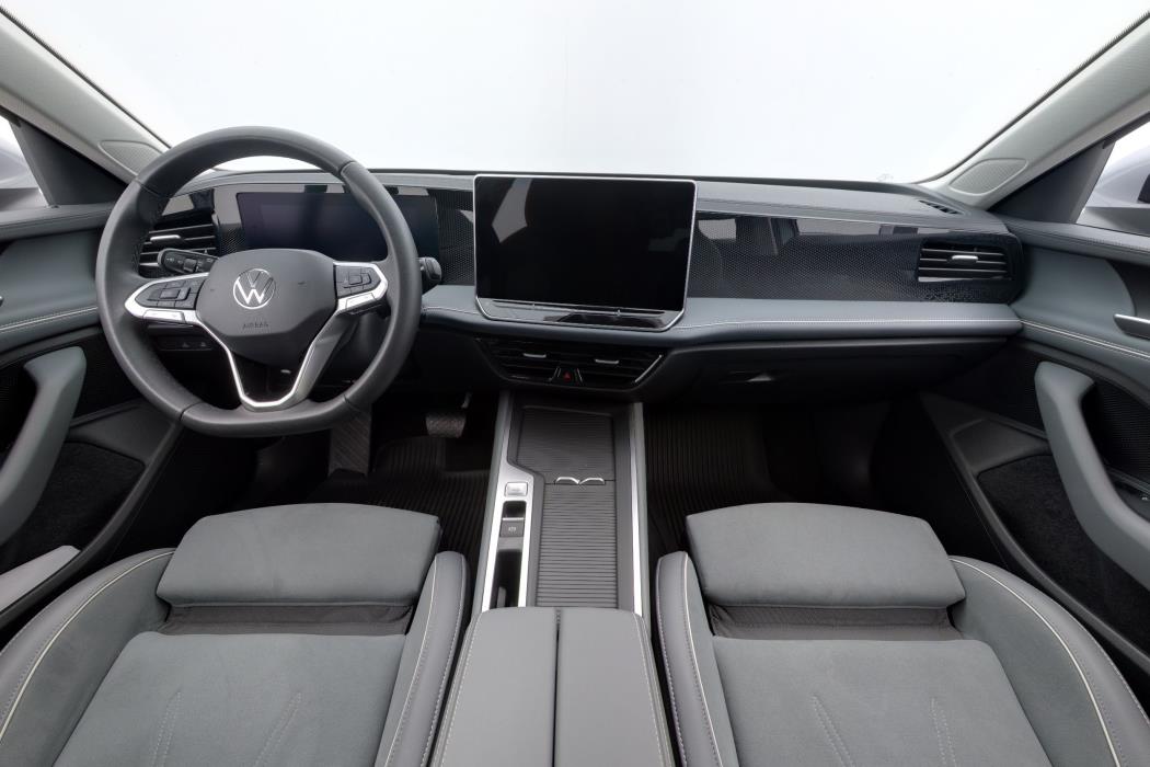 Volkswagen Passat 2024