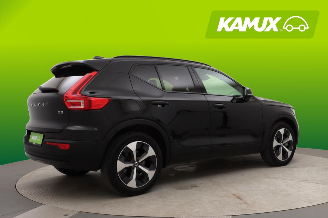 Volvo XC40 2025