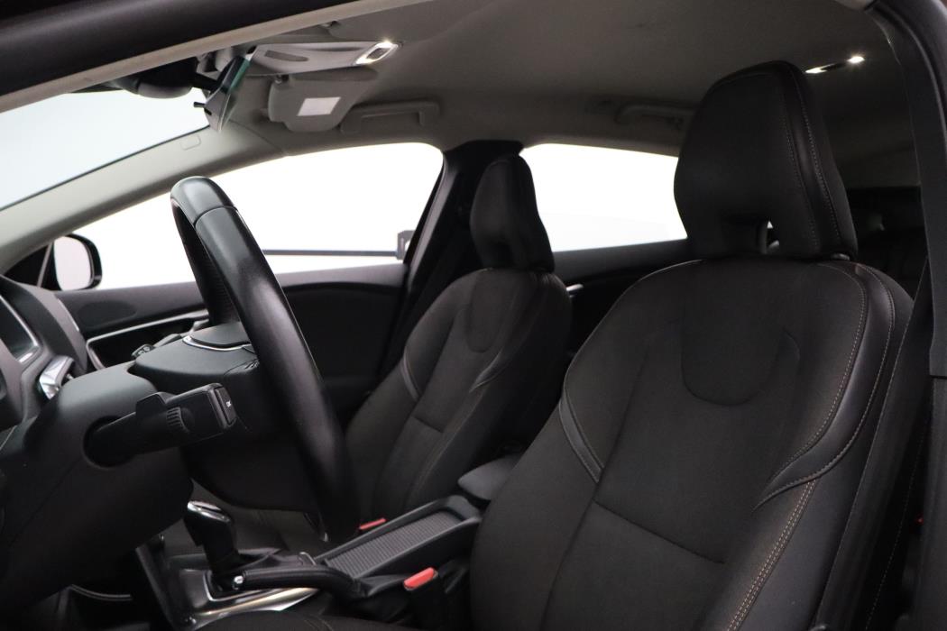 Volvo V40 Cross Country 2016