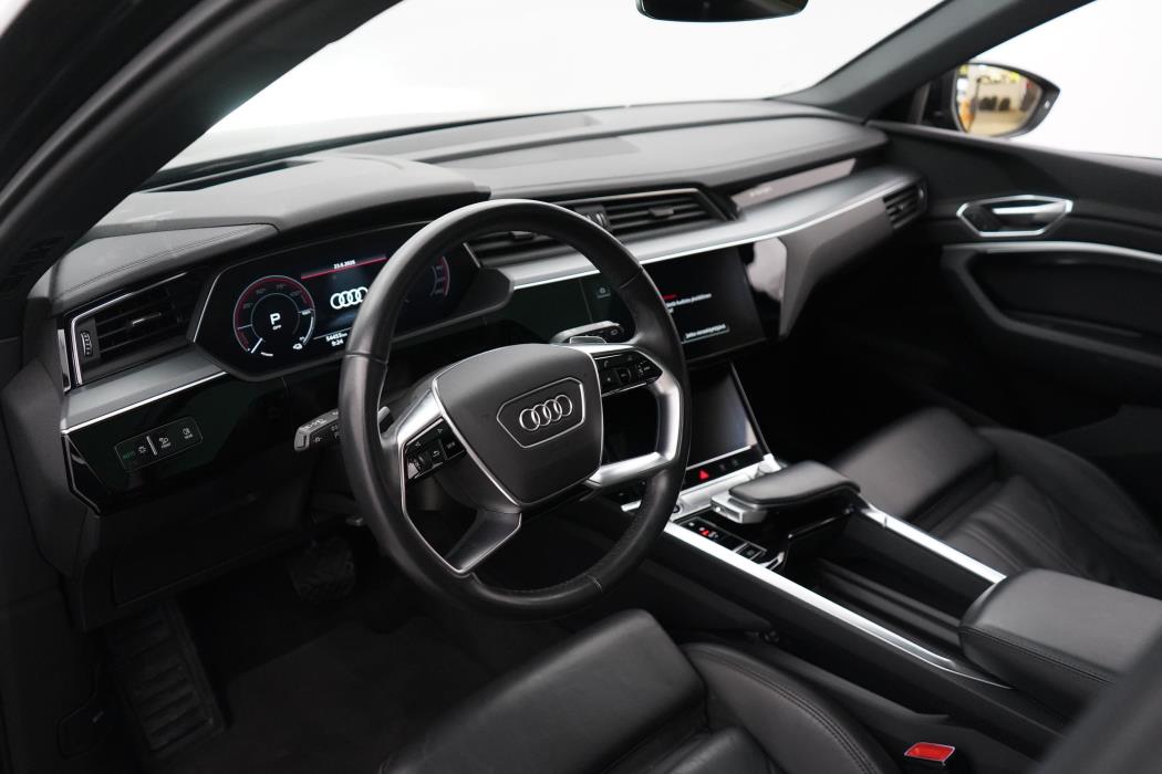 Audi e-tron 2023