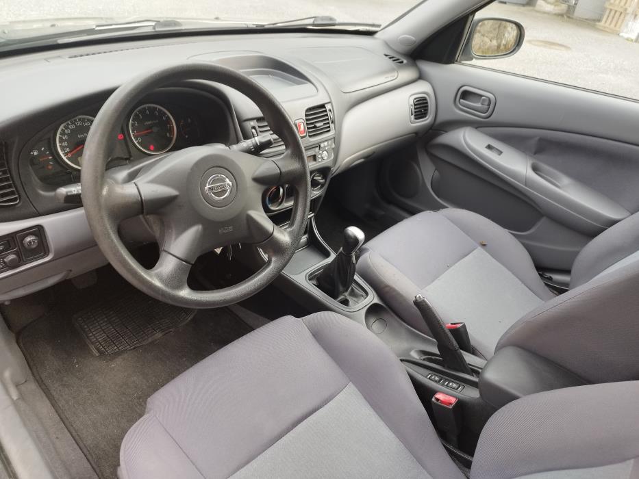 Nissan Almera 2003