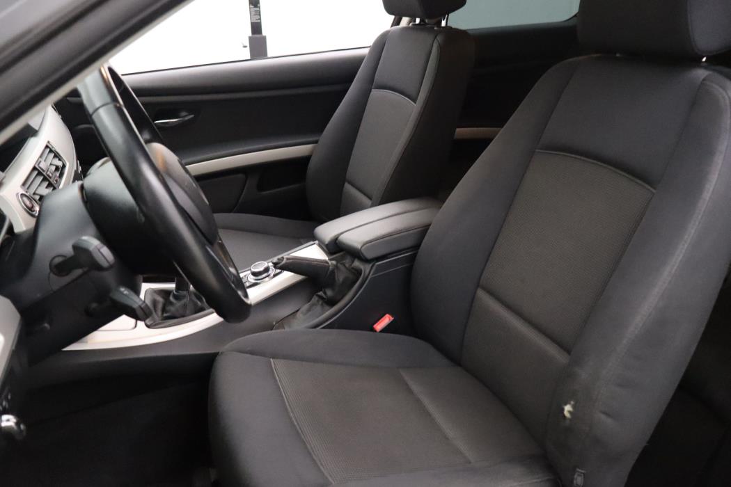 BMW 320 2011