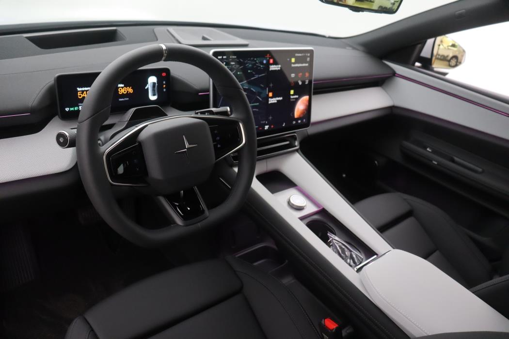 Polestar 4 2025