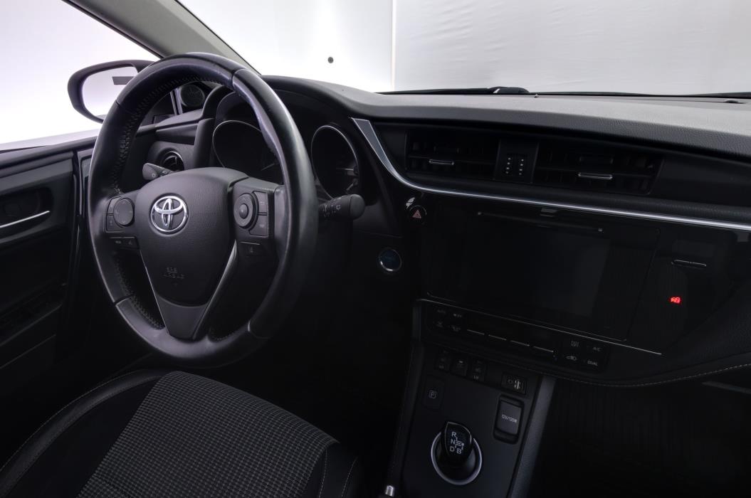 Toyota Auris 2016