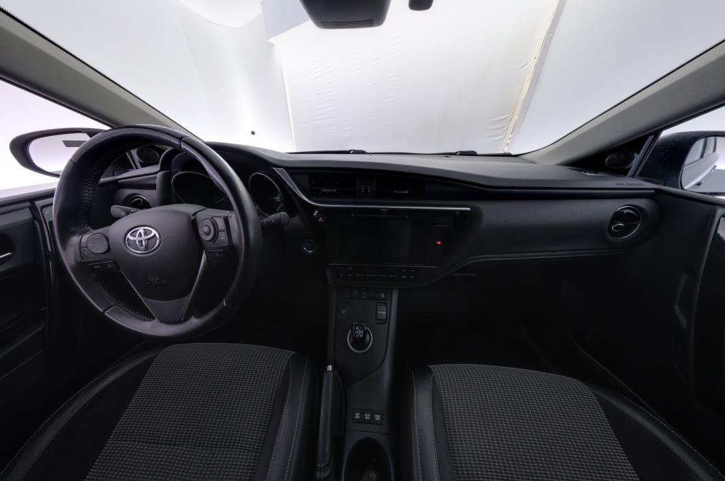 Toyota Auris 2016