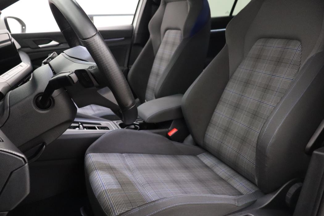 Volkswagen Golf 2021