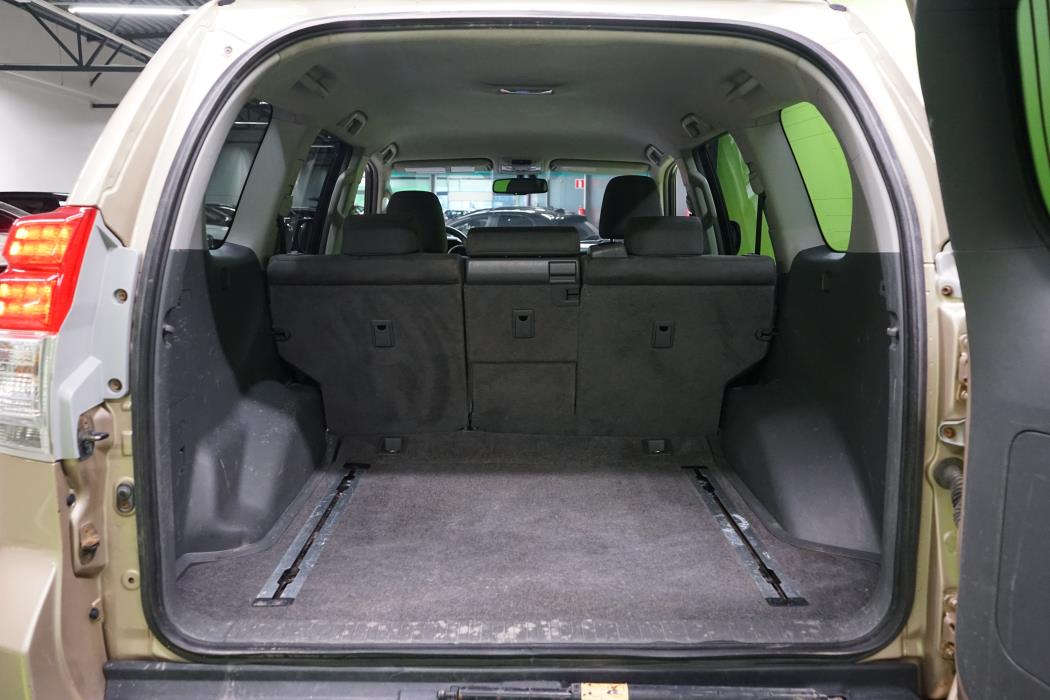 Toyota Land Cruiser 2010