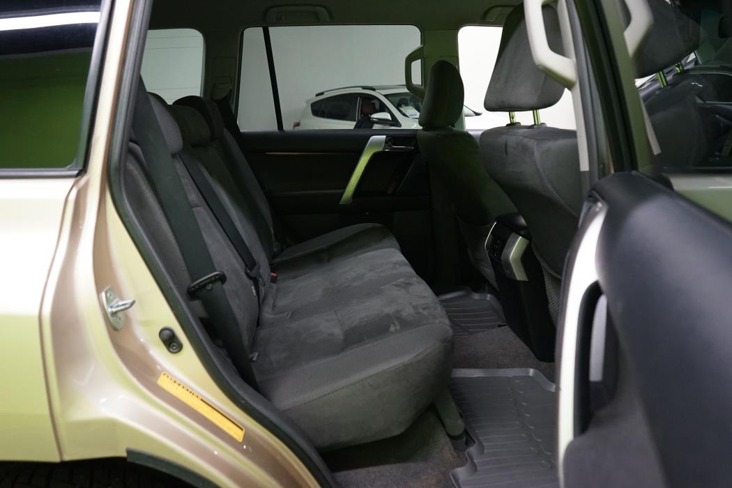 Toyota Land Cruiser 2010