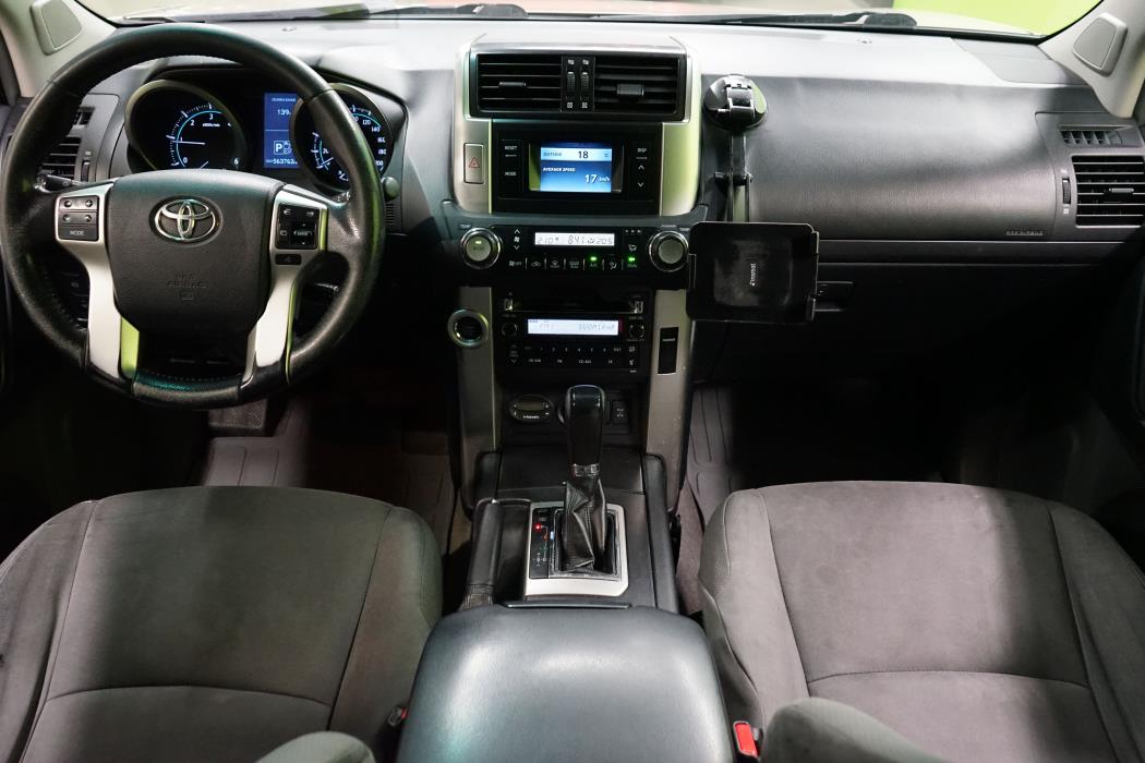 Toyota Land Cruiser 2010