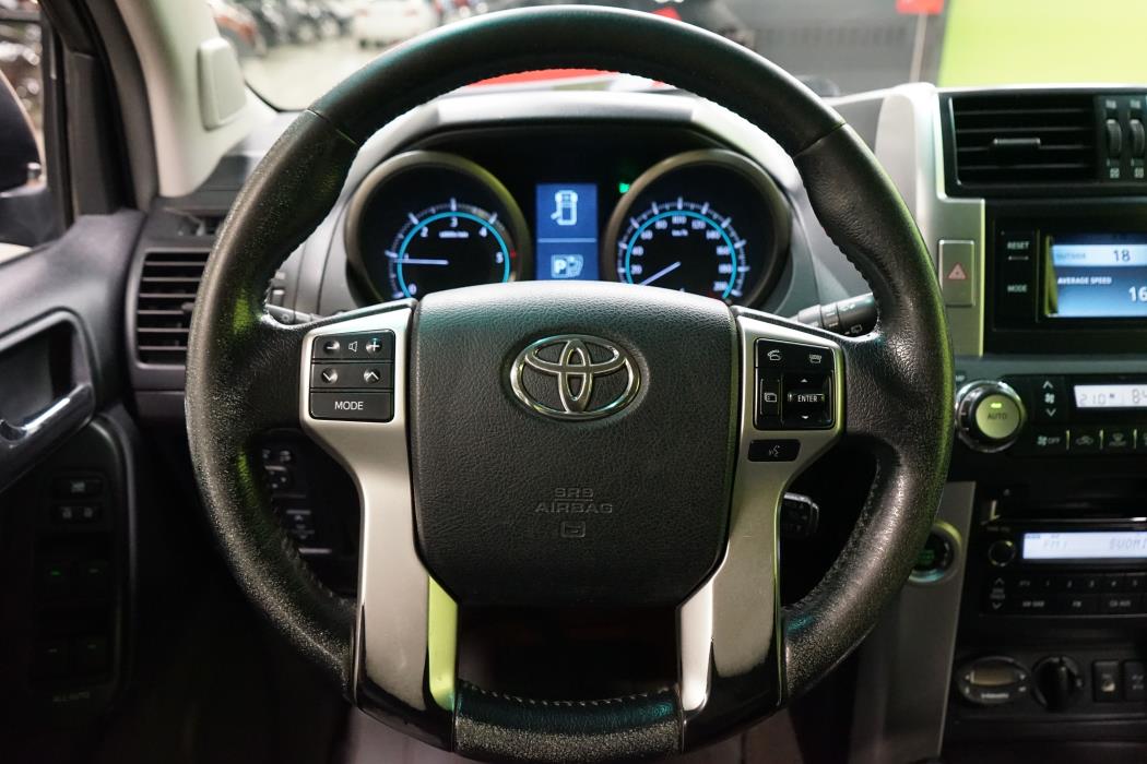 Toyota Land Cruiser 2010