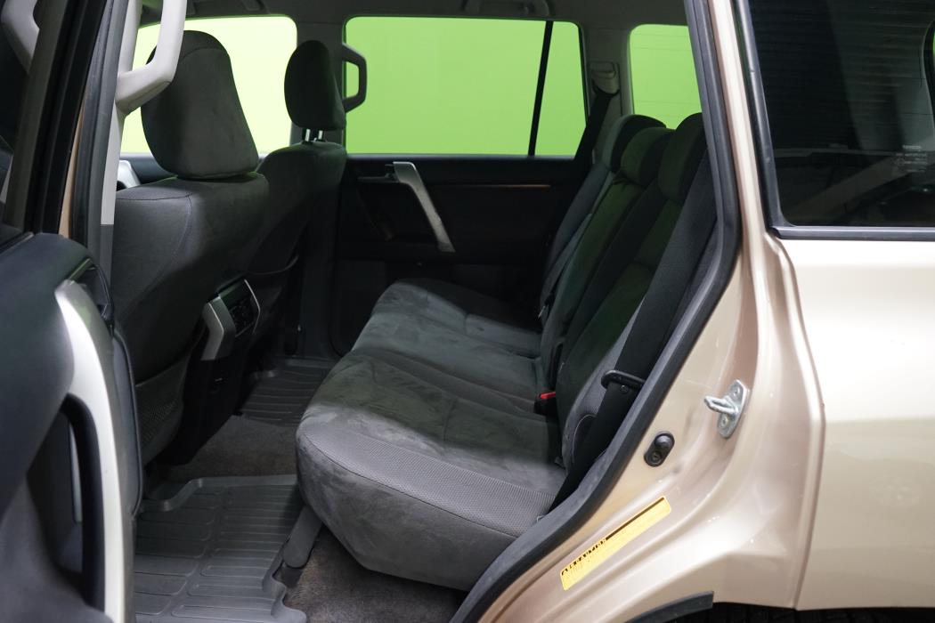 Toyota Land Cruiser 2010