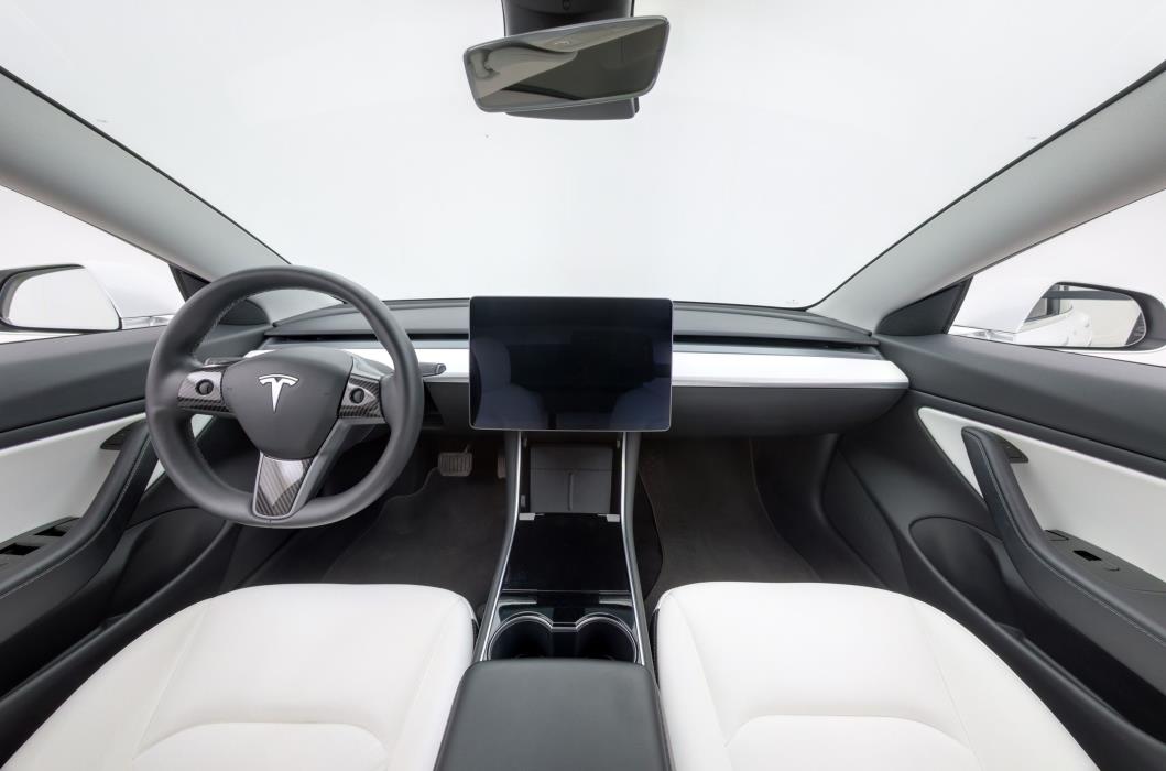Tesla Model 3 2020