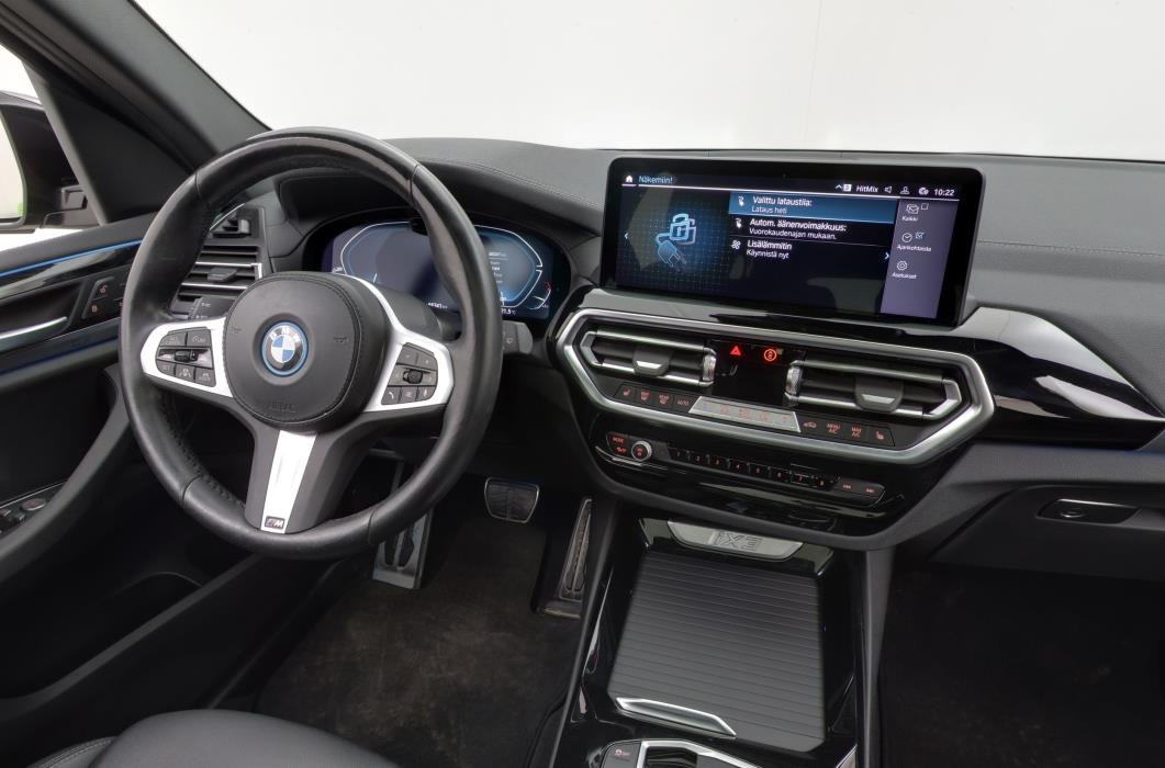 BMW iX3 2023