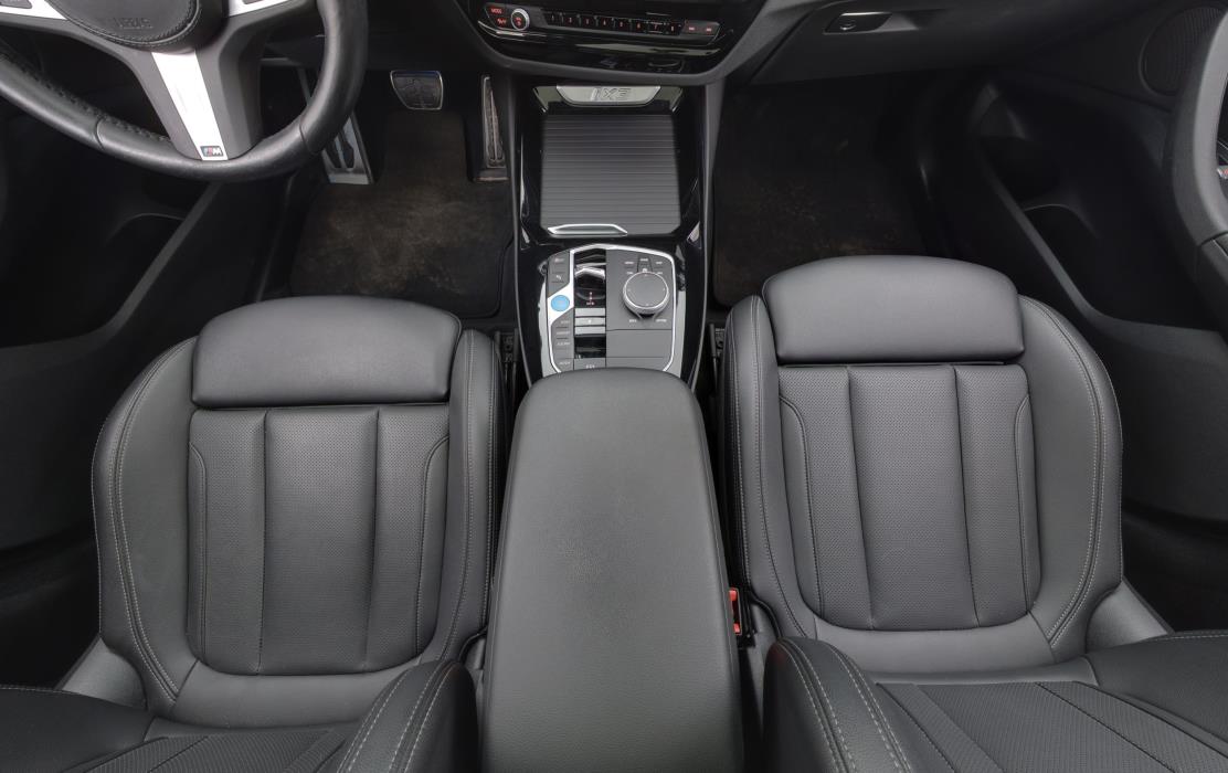 BMW iX3 2023