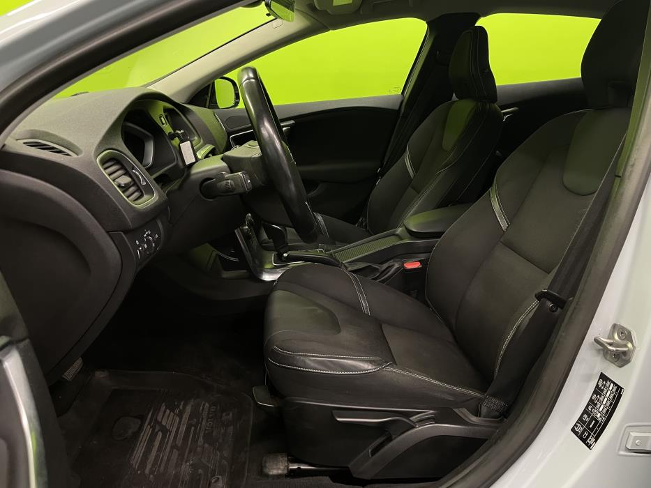 Volvo V40 2014