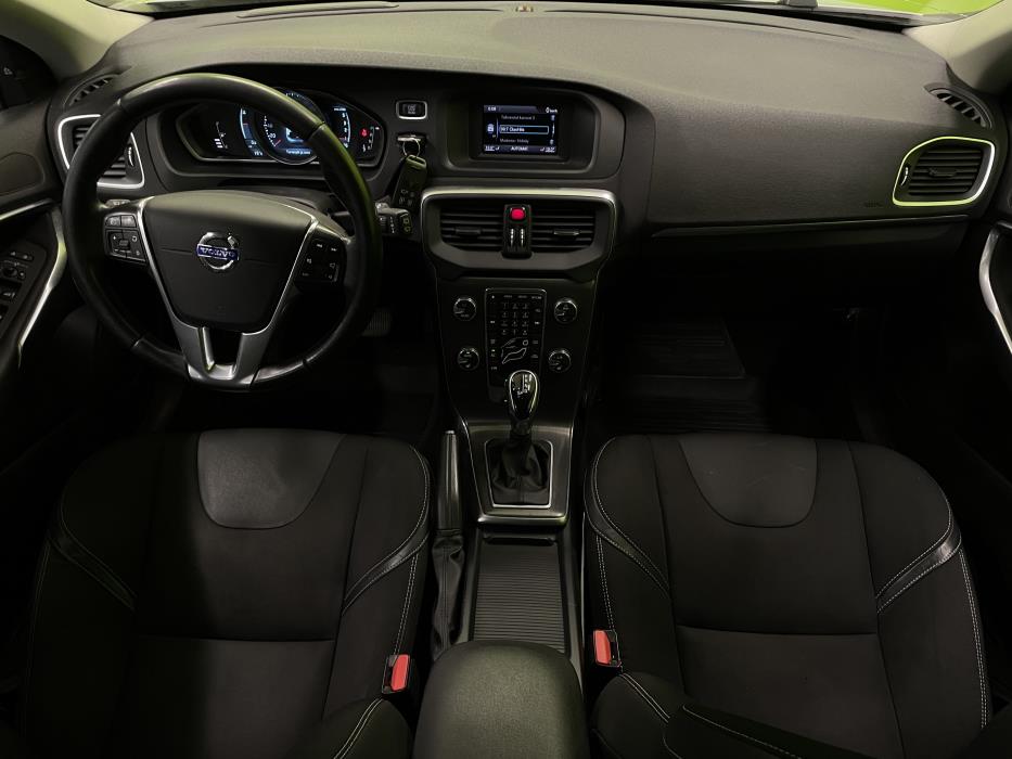 Volvo V40 2014