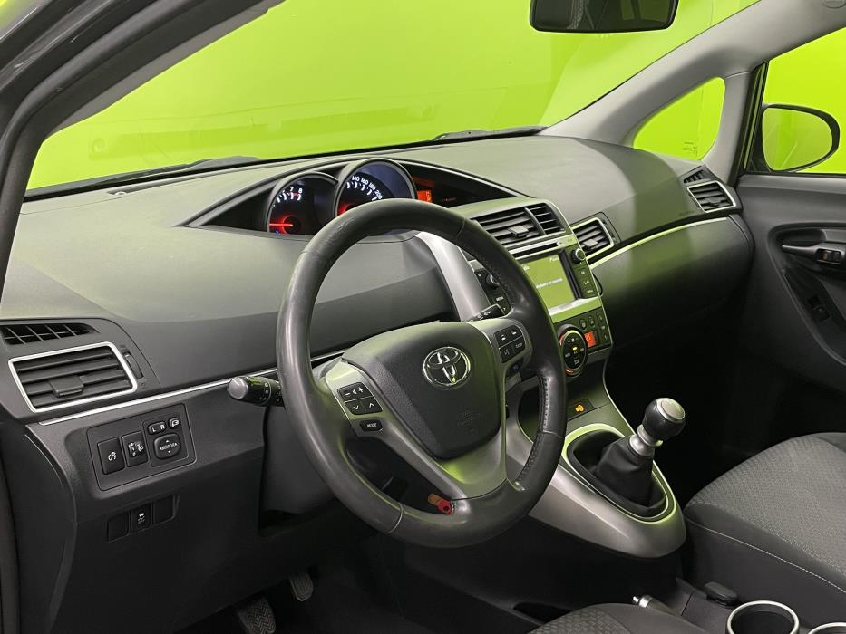 Toyota Verso 2013