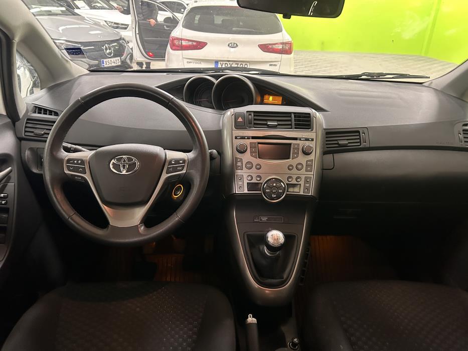 Toyota Verso 2010
