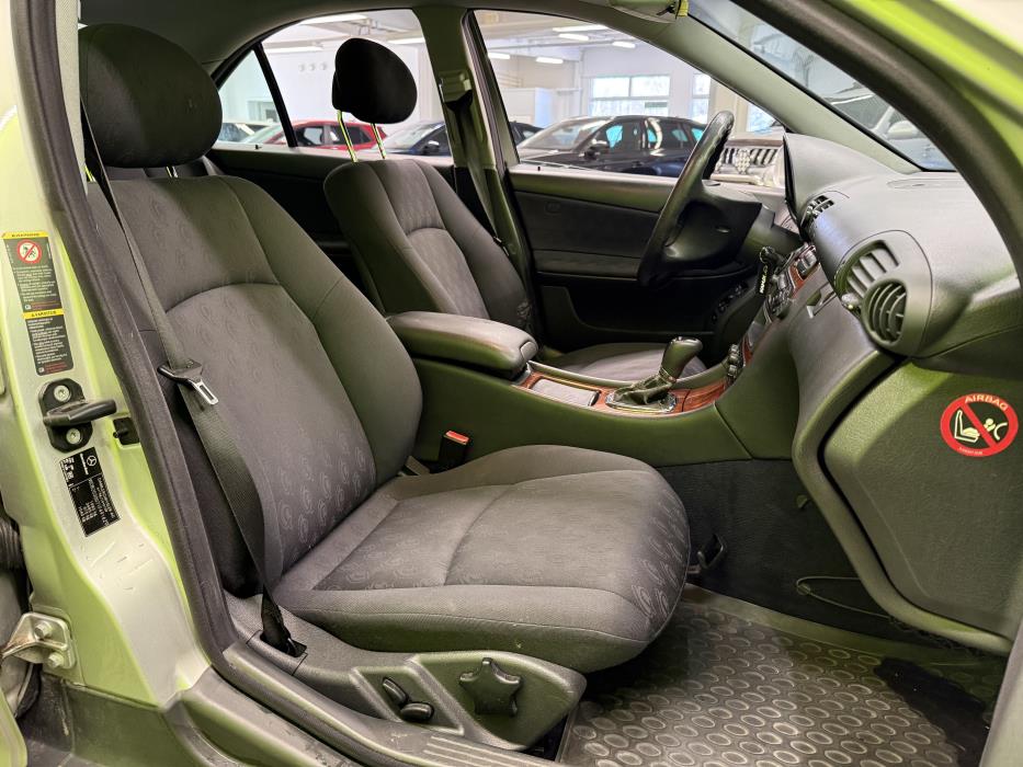Mercedes-Benz C 2003