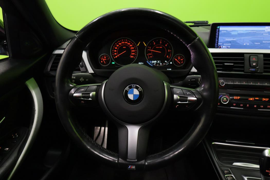 BMW 330 2015