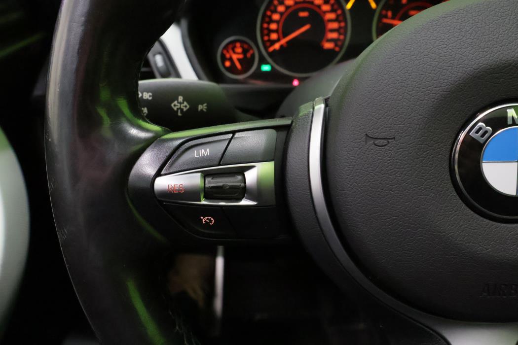 BMW 330 2015