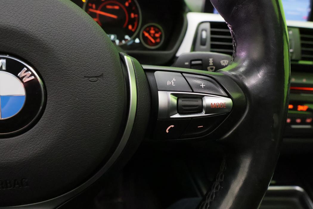 BMW 330 2015