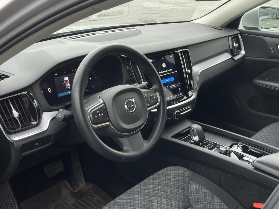 Volvo V60 2023