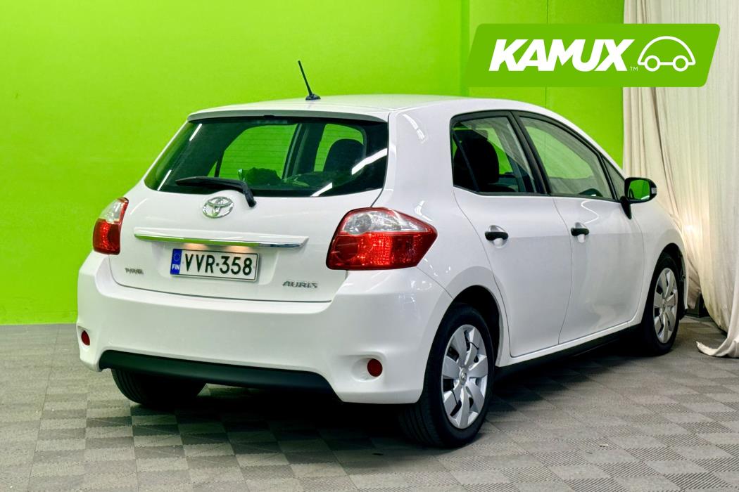 Toyota Auris 2011