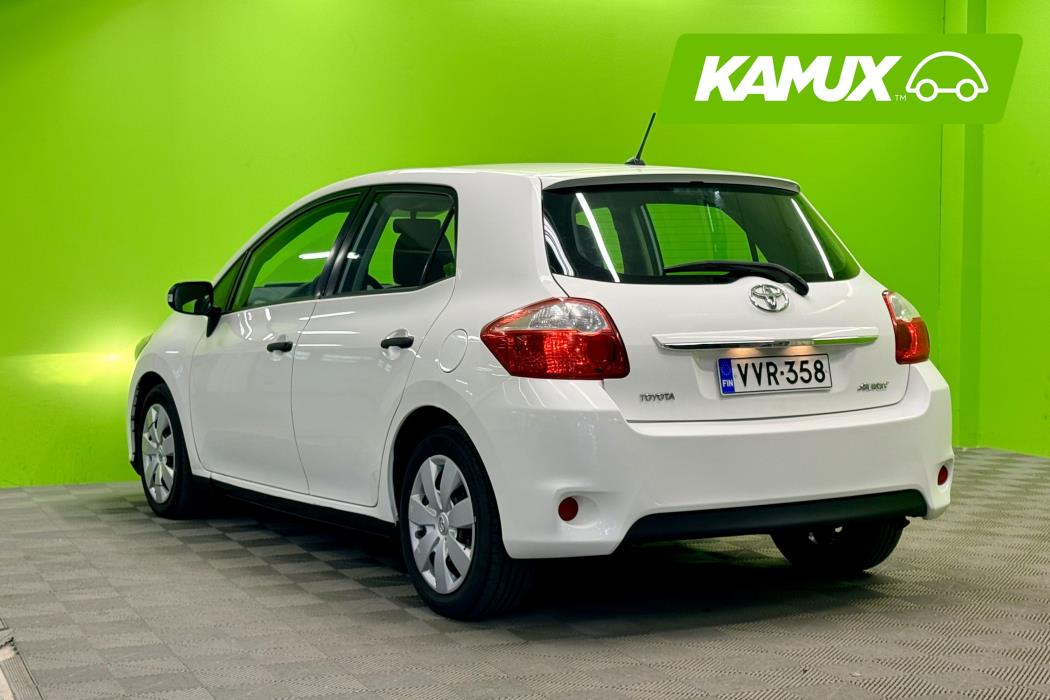 Toyota Auris 2011
