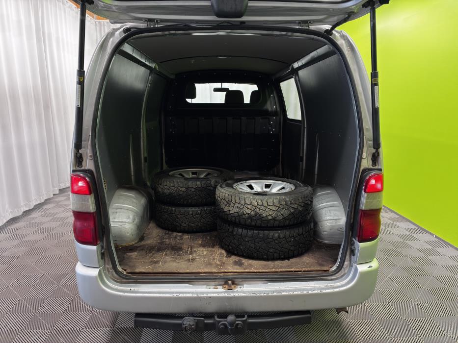 Toyota Hiace 2012
