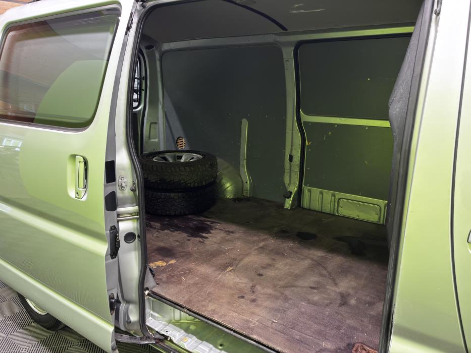 Toyota Hiace 2012