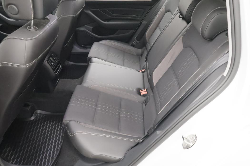 Volkswagen Passat 2023