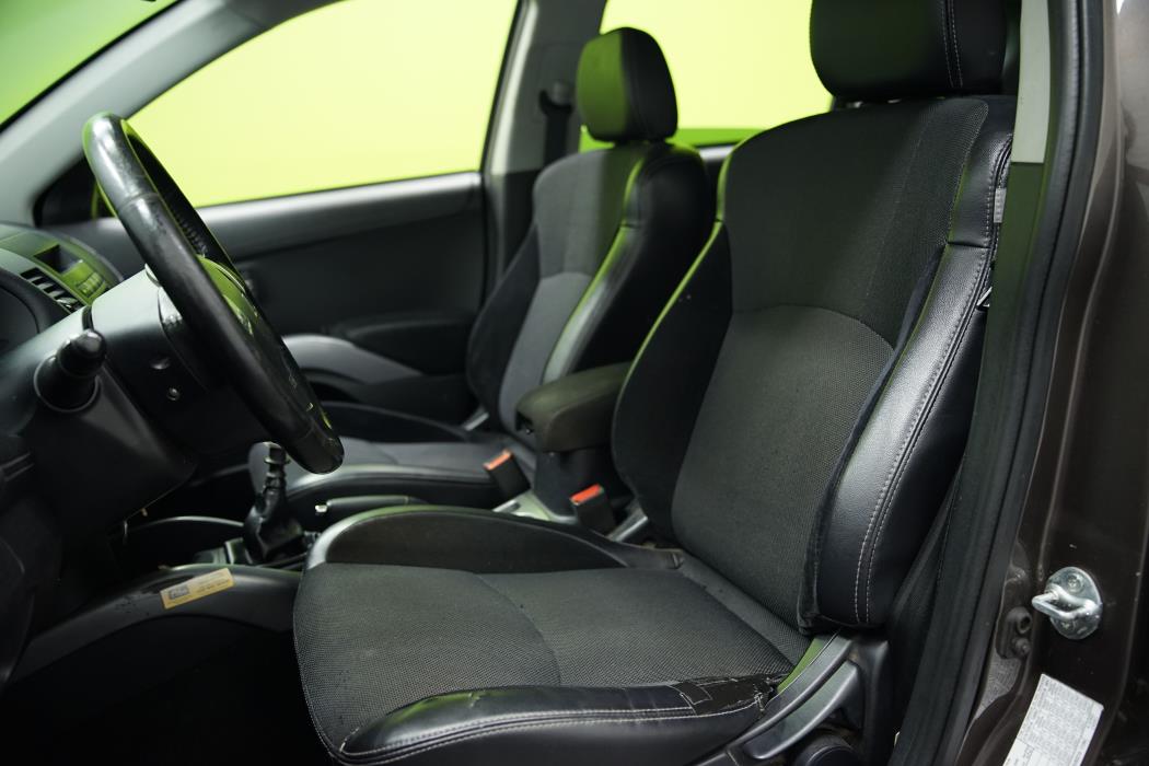 Mitsubishi Outlander 2011