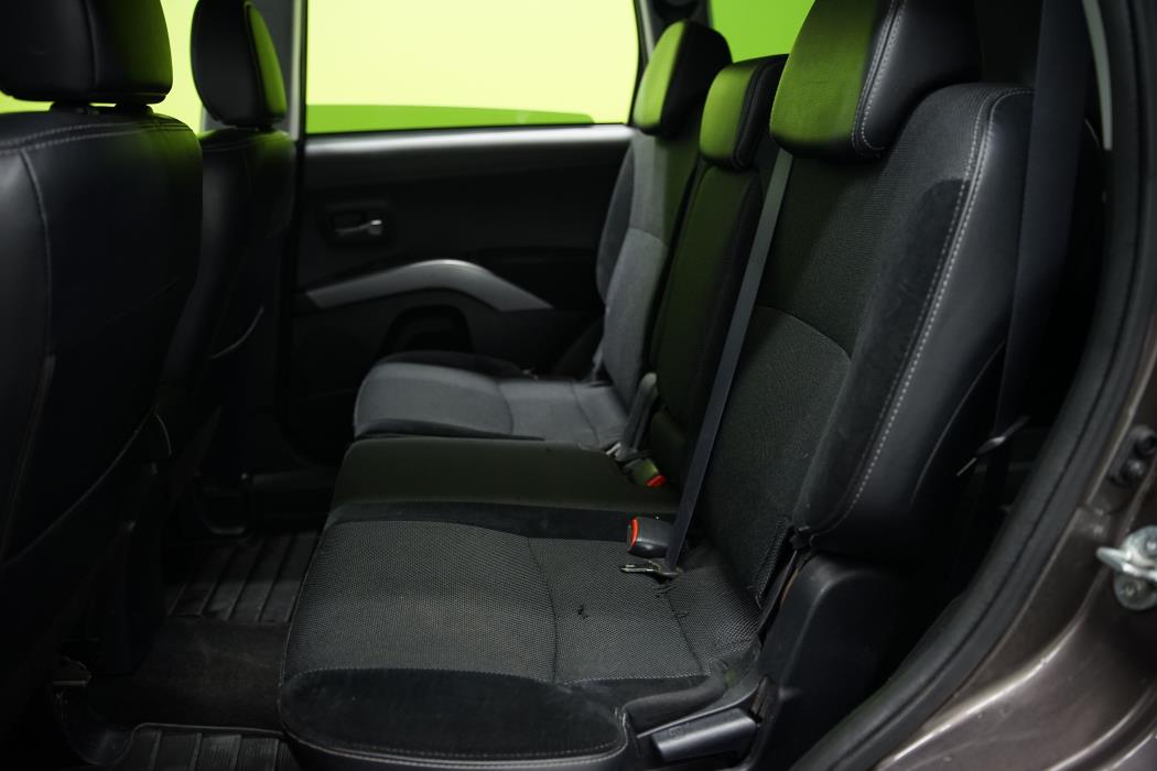 Mitsubishi Outlander 2011