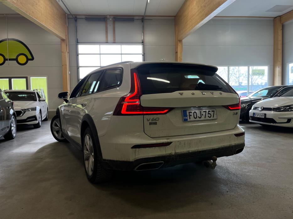 Volvo V60 Cross Country 2020