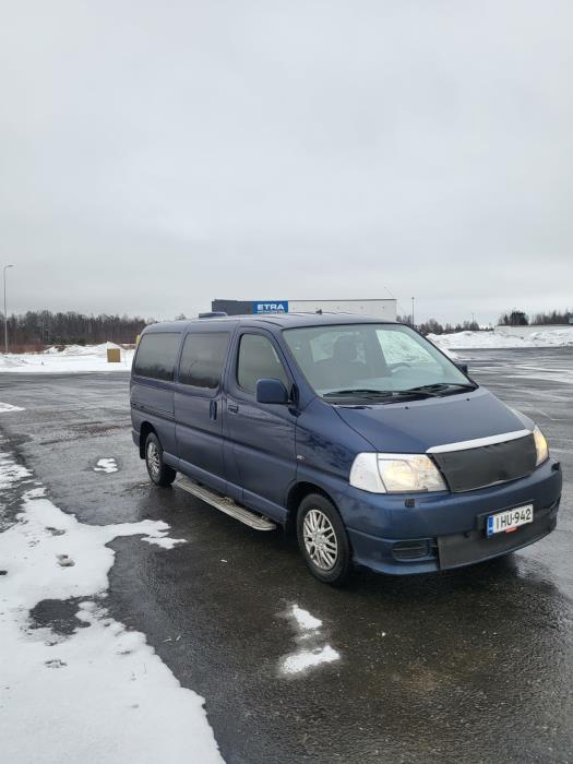 Toyota Hiace 2009