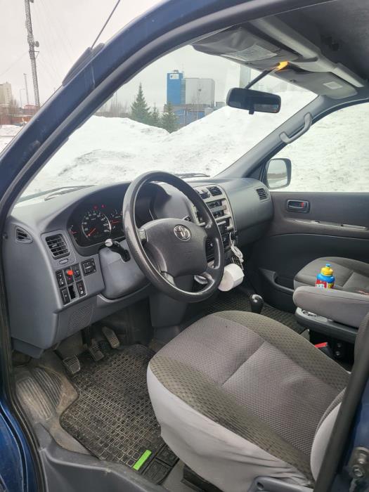 Toyota Hiace 2009