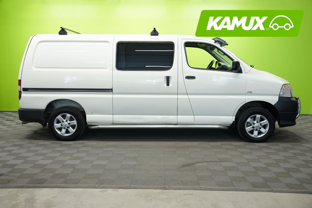 Toyota Hiace 2011