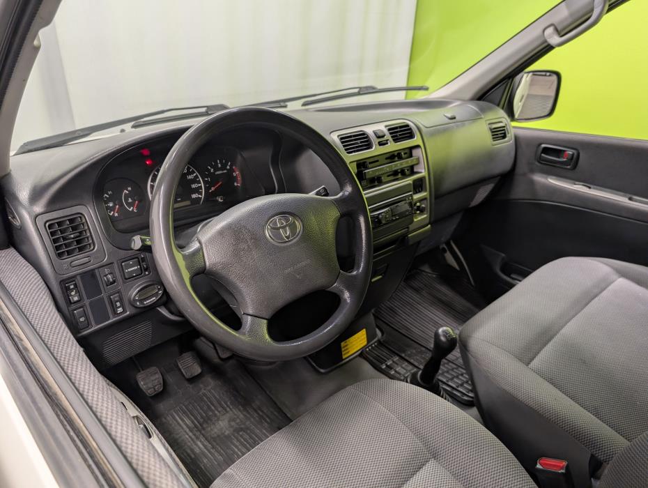 Toyota Hiace 2011