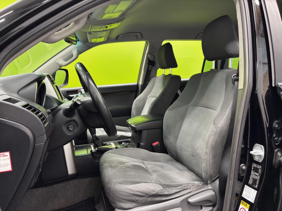 Toyota Land Cruiser 2010