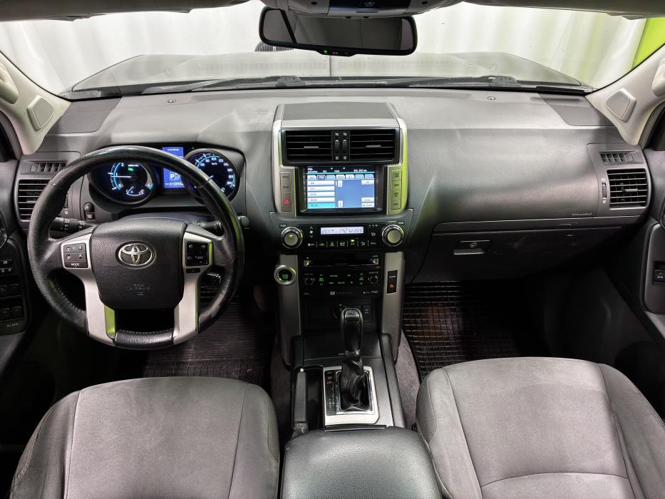 Toyota Land Cruiser 2010