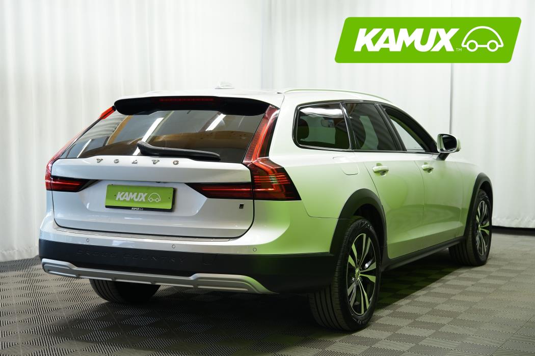Volvo V90 Cross Country 2021