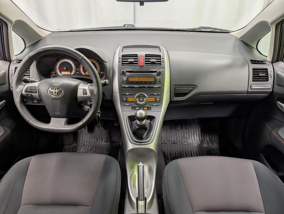 Toyota Auris 2012